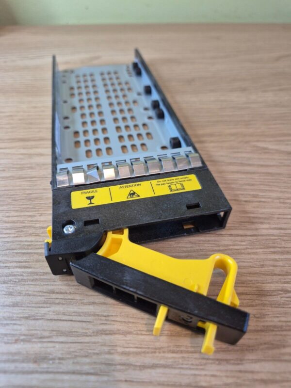 HPE 3PAR StoreServ 7200 7400 8200 710386-001 M6710 Hard Drive Tray Caddy 2.5" HP