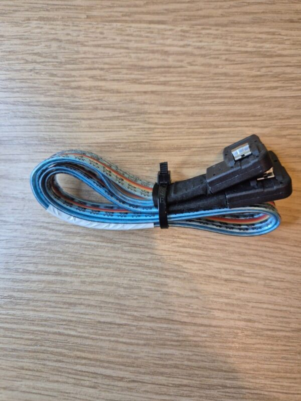HP DL360p Gen8 SFF-8087 15in SAS Cable 683531-001 - Image 3