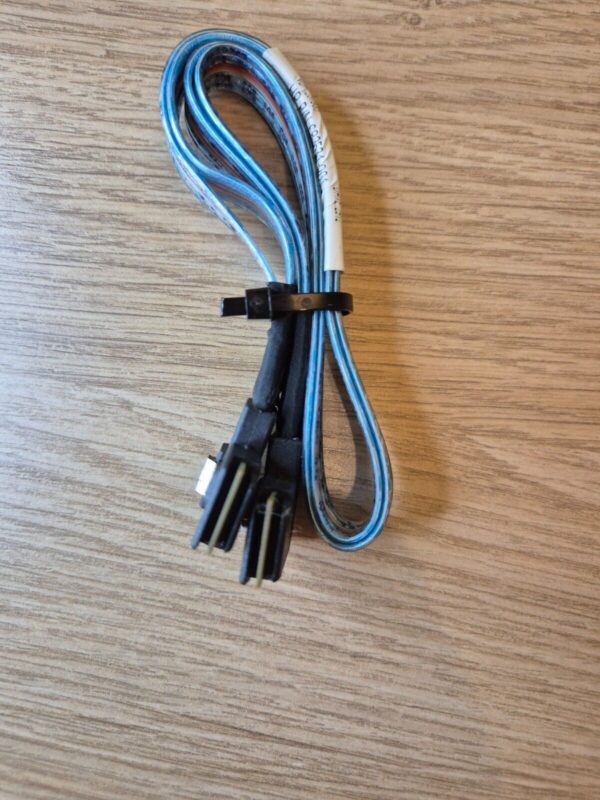 HP DL360p Gen8 SFF-8087 15in SAS Cable 683531-001 - Image 2