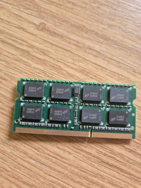 Crucial 8GB DDR3L-1600 Memory RAM SO-DIMM CT102464BF160B.16FP - Image 2